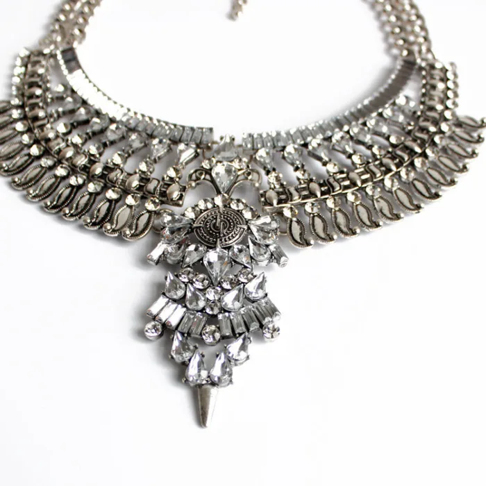 Alloy Diamond Short Necklace Crystal Necklace - Image 3