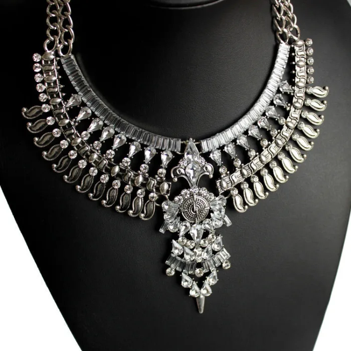 Alloy Diamond Short Necklace Crystal Necklace - Image 4