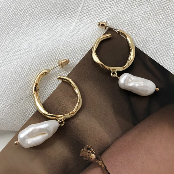 Simple pearl earrings - Image 2