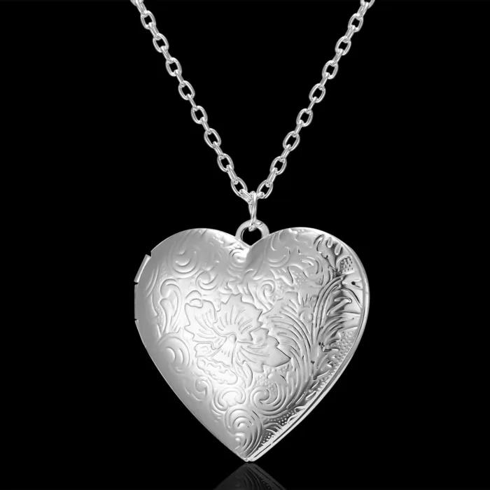 Carved Design Love Necklace Personalized Heart-shaped Photo Frame Pendant Necklace For Women Family Jewelry For Valentine's Day - Image 6