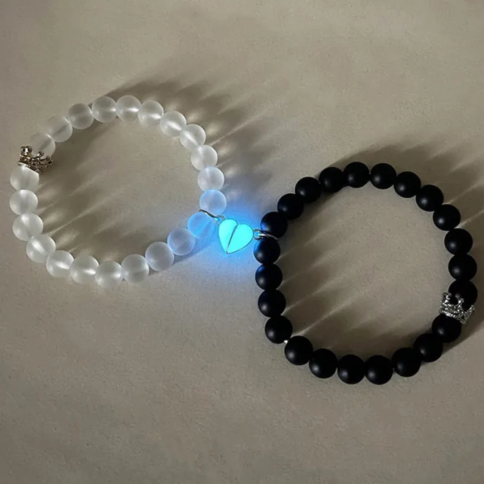 Fashion Jewelry 2pcs Handmade Crown Beaded Charms Bracelet Luminou Heart Glow In The Dark Couple Bracelet For Lover Men Women Fluorescent Gift - Image 5