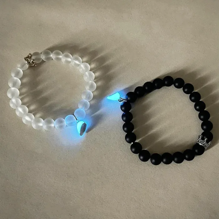 Fashion Jewelry 2pcs Handmade Crown Beaded Charms Bracelet Luminou Heart Glow In The Dark Couple Bracelet For Lover Men Women Fluorescent Gift - Image 3