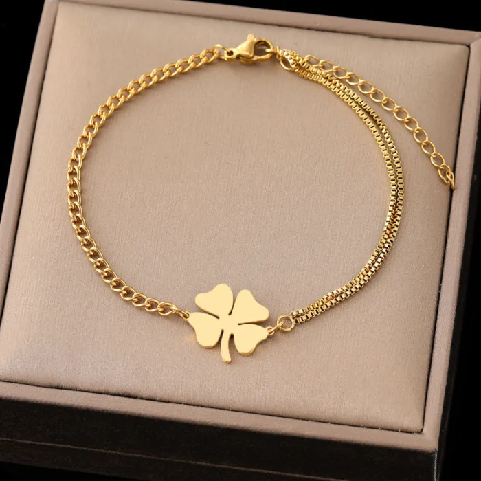 Creative Personality Retro Love Clover Titanium Steel Bracelet - Image 3