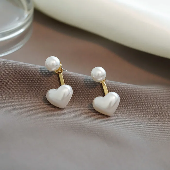 Simple Temperament Love Pearl Stud Earrings - Image 5