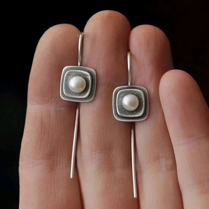 Geometric Square Distressed Pearl Earrings For Women - Image 4