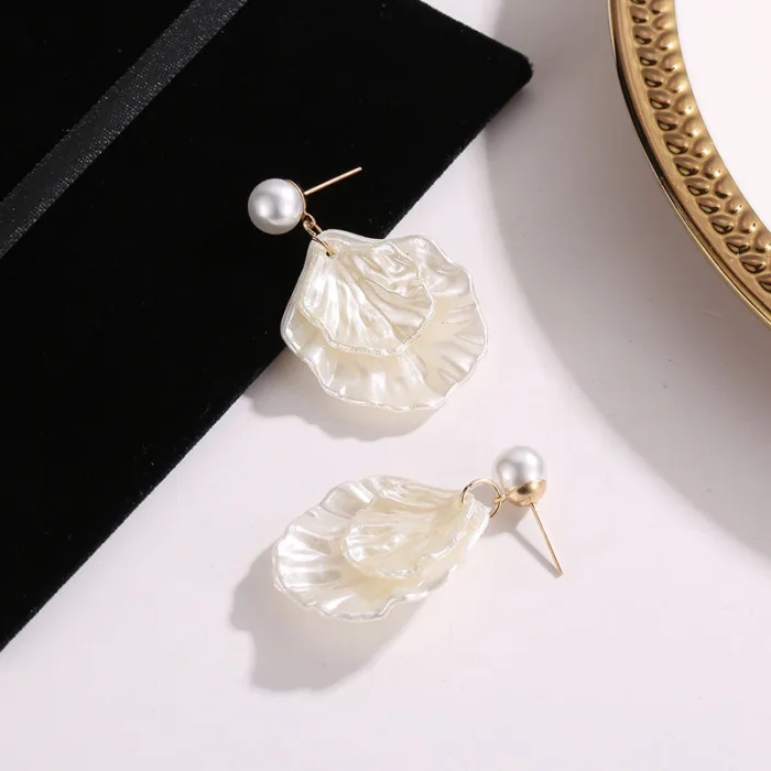 New Style Pearl Shell Earrings For Ladies - Image 4